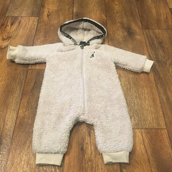 Jordan Hi‎ Pile Fleece One Piece Romper 6M Baby - Picture 1 of 4
